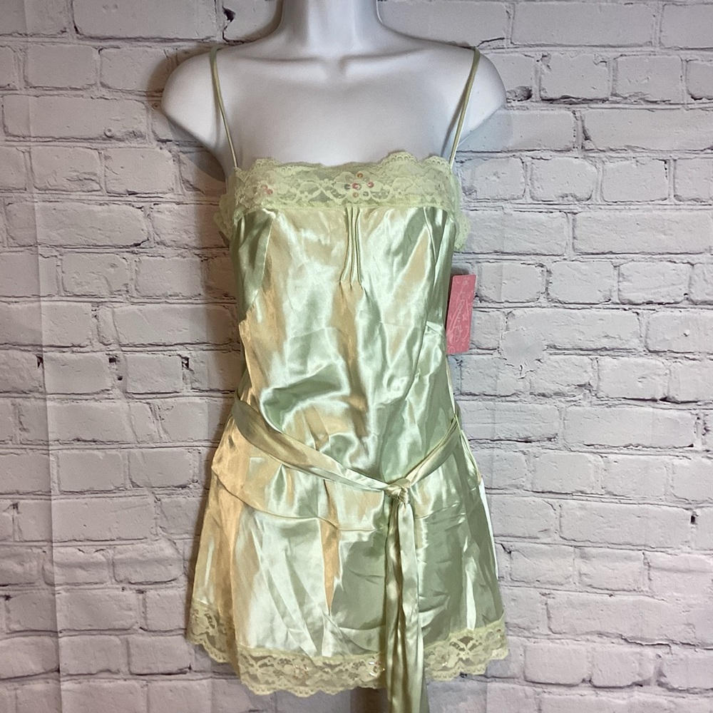 FLEURISH SILKY BELTED LONG CAMI/NIGHTY MINT SZ MED NWT